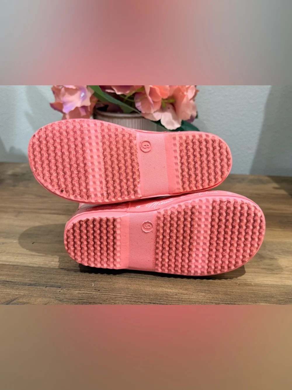 Disney Minnie Mouse rainboots in pink size 9. No box